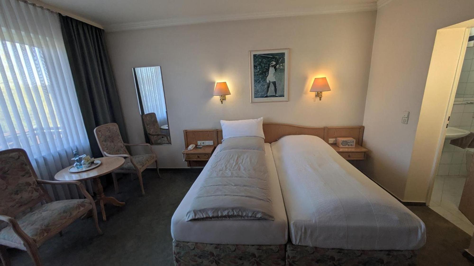 Landhotel Sonneneck - Breuna Im Naturpark Extérieur photo