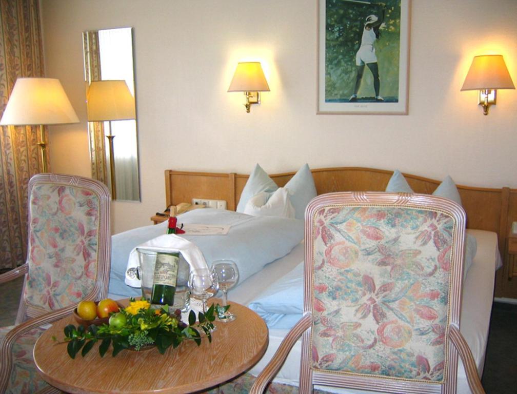 Landhotel Sonneneck - Breuna Im Naturpark Extérieur photo